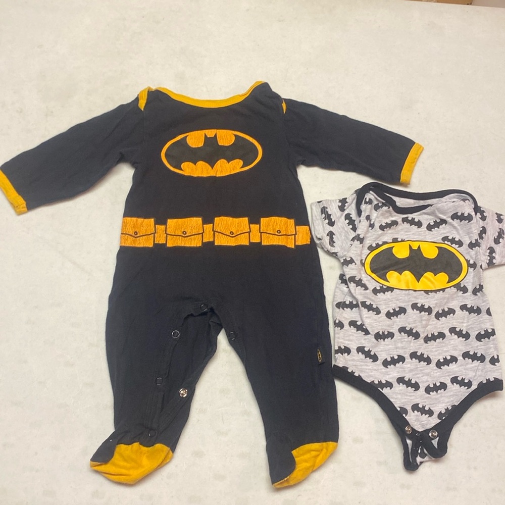 2 Pieces Baby Boy Batman 3-6M Outfits 1 Footed Sleeper 1 Shortsleeve Onesie